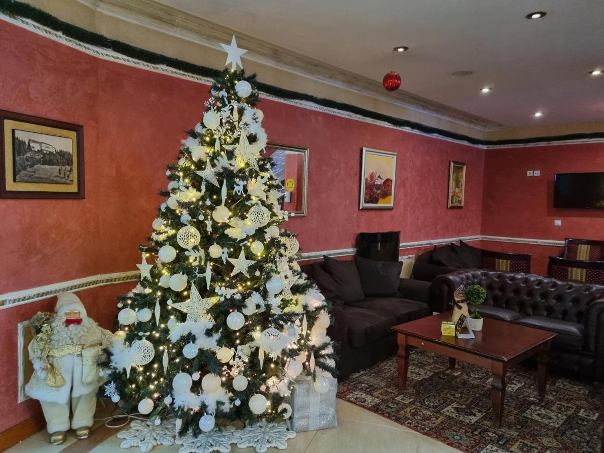 פמפורובו Grand Monastery Hotel Apartments מראה חיצוני תמונה
