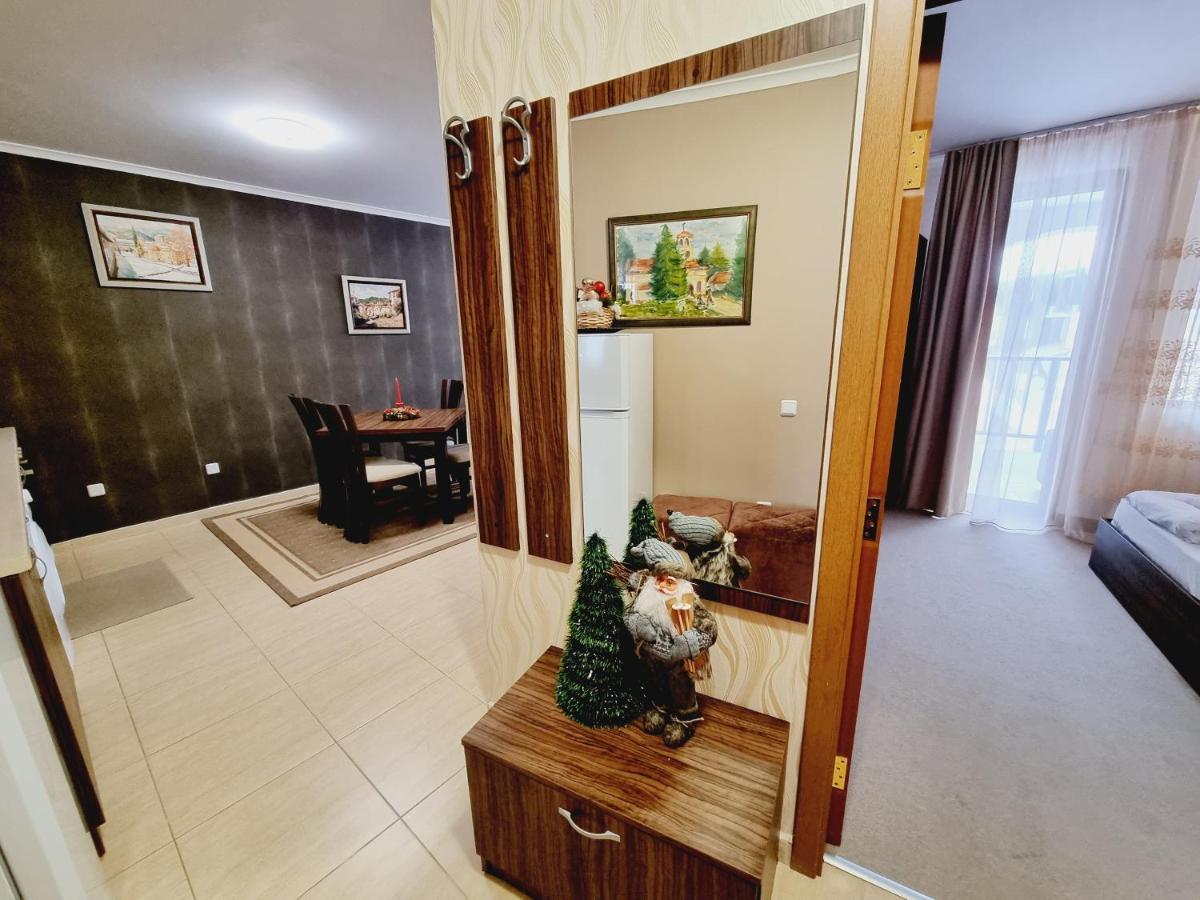 פמפורובו Grand Monastery Hotel Apartments מראה חיצוני תמונה